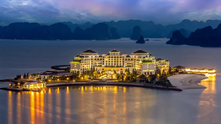 10+ Peaceful Romantic Resort Near Hanoi: Vinpearl Resort & Spa Ha Long