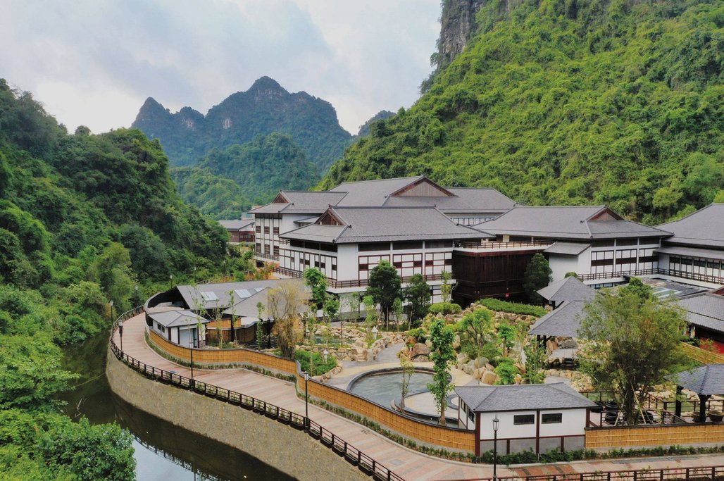 10+ Peaceful Romantic Resort Near Hanoi: Yoko Onsen Quang Hanh
