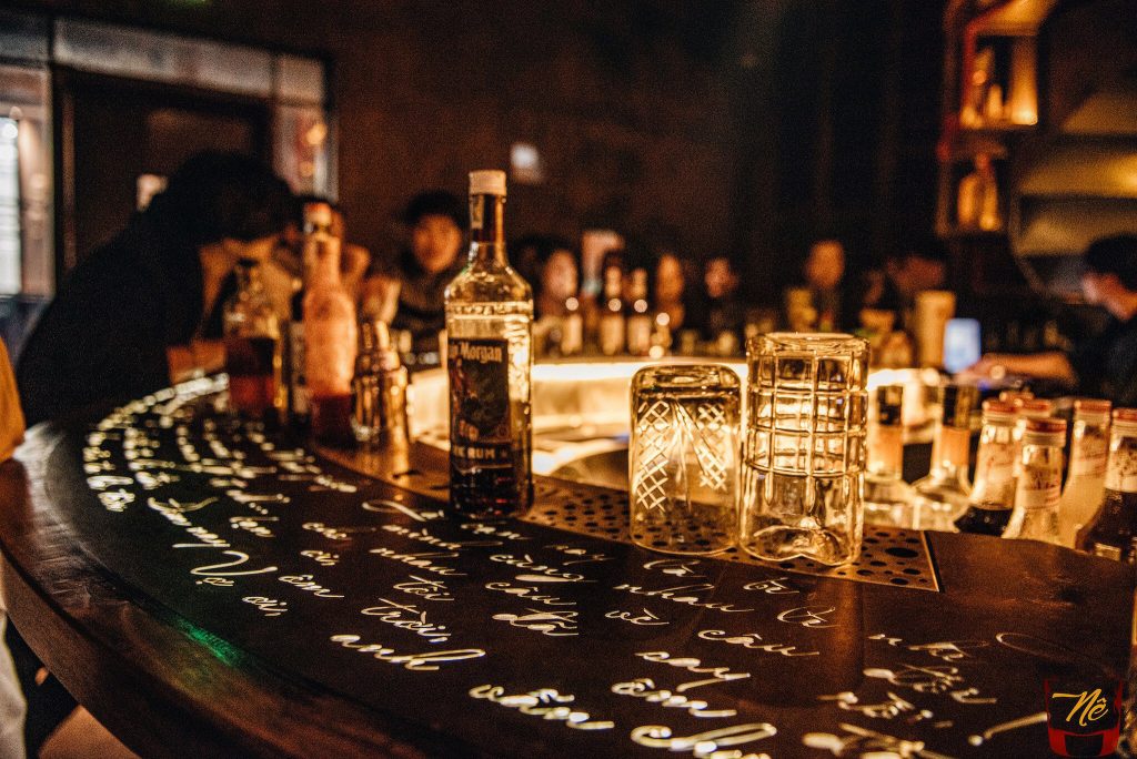 The 15 Best Pubs in Hanoi - Nê Cocktail Bar 